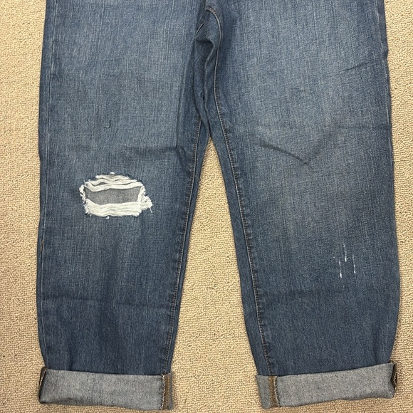 Express Mid Rise Boyfriend Jean- NWT - Picture 8 of 17